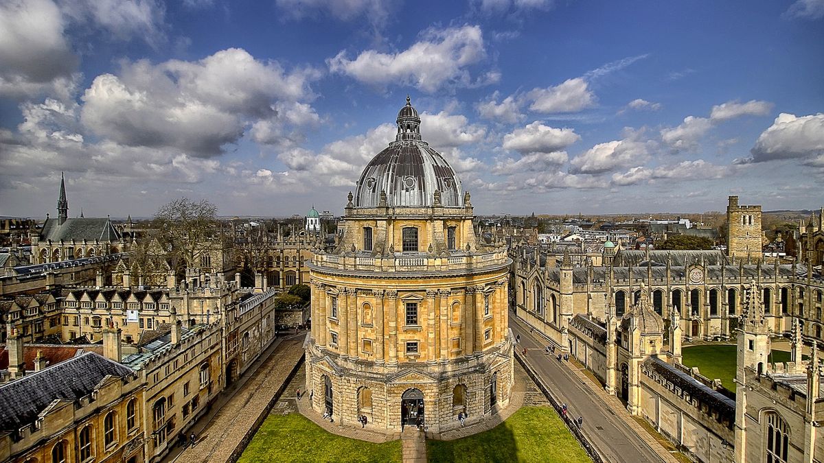 Univerzita v Oxfordu už nechce ve svém čele žádné politiky